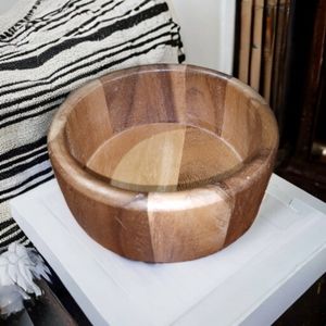 Wooden Classic Quarters bowl for serving